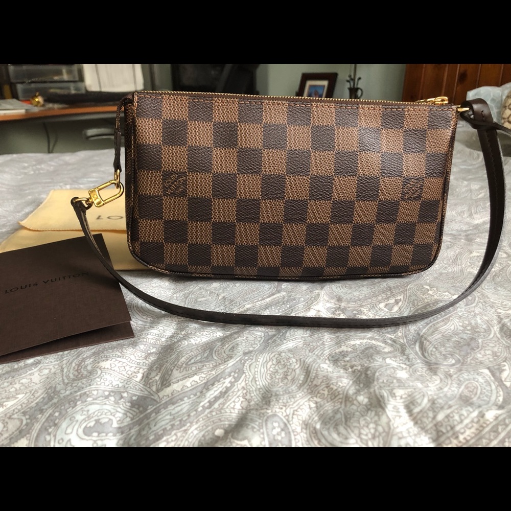 ❤️sold❤️Authentic Louis Pochette accessories